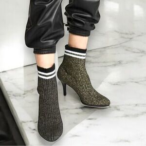 Authentic Stuart Weitzman Gold Metallic Knit Sock Bootie Size 7 MINT!